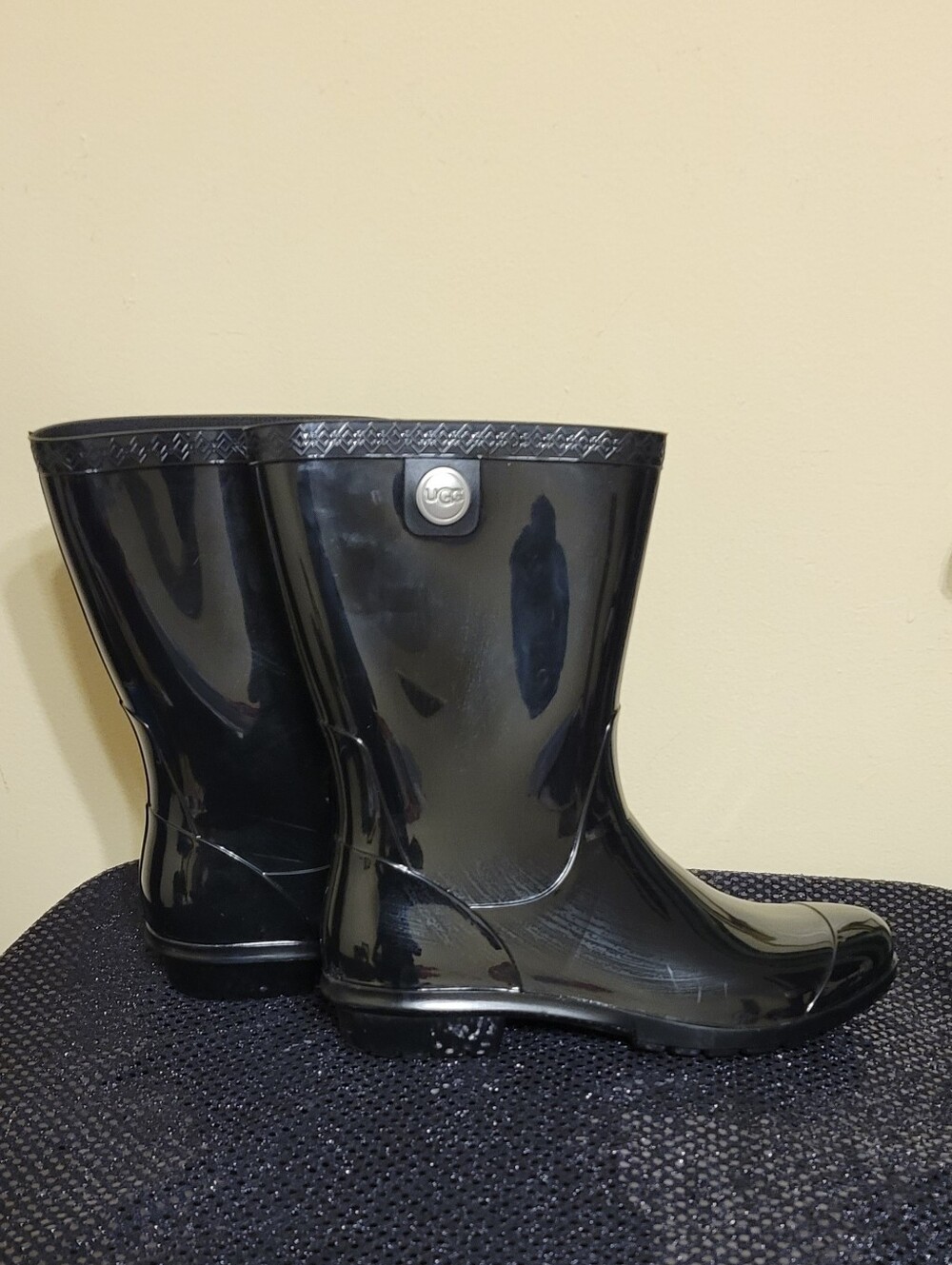 UGG Black Gloss Short Rain Boots